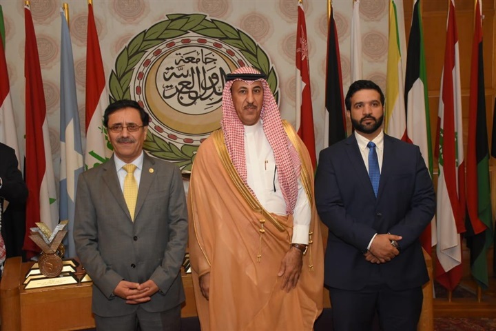 "الجامعة العربية" تحتضن توزيع قلادة مؤسسة الأمير محمد بن فهد العالمية للأعمال التطوعية "الجامعة العربية" تحتضن توزيع قلادة مؤسسة الأمير محمد بن فهد العالمية للأعمال التطوعية