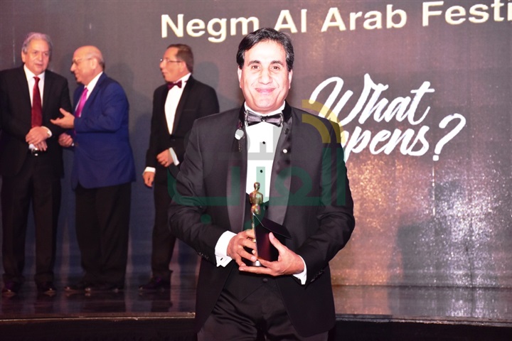 بالصور.. تكريم نجوم الفن والاعلام بحفل وات هابنز بالصور.. تكريم نجوم الفن والاعلام بحفل وات هابنز