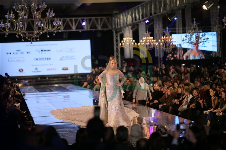 بالصور.. نيكول سابا تتألق بفستان زفاف بـ200 مليون جنيه في ختام ديفيليه هاني البحيري بالصور.. نيكول سابا تتألق بفستان زفاف بـ200 مليون جنيه في ختام ديفيليه هاني البحيري