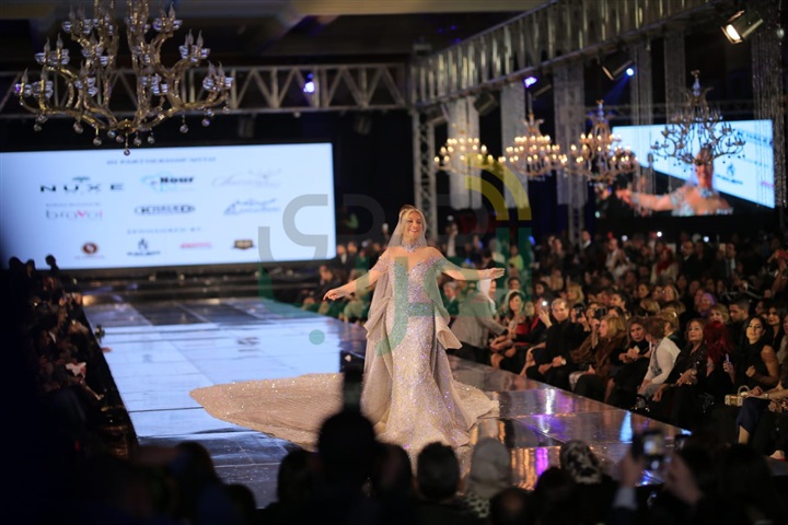 بالصور.. نيكول سابا تتألق بفستان زفاف بـ200 مليون جنيه في ختام ديفيليه هاني البحيري بالصور.. نيكول سابا تتألق بفستان زفاف بـ200 مليون جنيه في ختام ديفيليه هاني البحيري