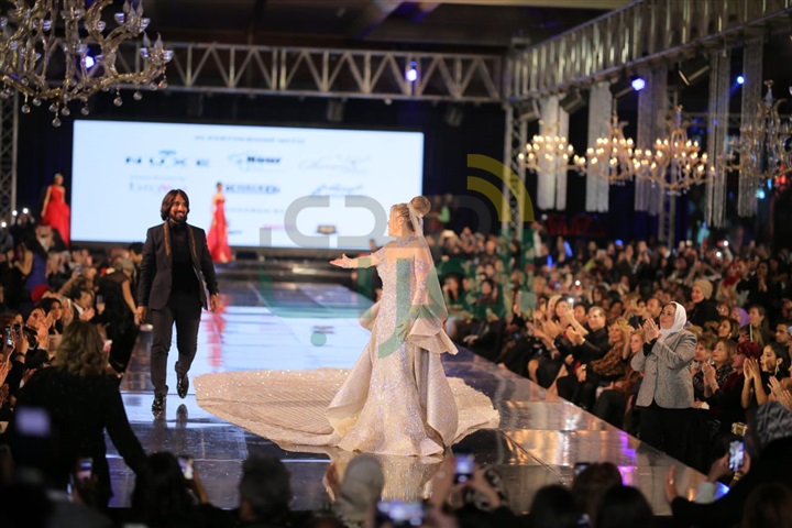 بالصور.. نيكول سابا تتألق بفستان زفاف بـ200 مليون جنيه في ختام ديفيليه هاني البحيري بالصور.. نيكول سابا تتألق بفستان زفاف بـ200 مليون جنيه في ختام ديفيليه هاني البحيري