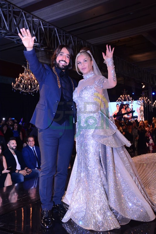 بالصور.. نيكول سابا تتألق بفستان زفاف بـ200 مليون جنيه في ختام ديفيليه هاني البحيري بالصور.. نيكول سابا تتألق بفستان زفاف بـ200 مليون جنيه في ختام ديفيليه هاني البحيري