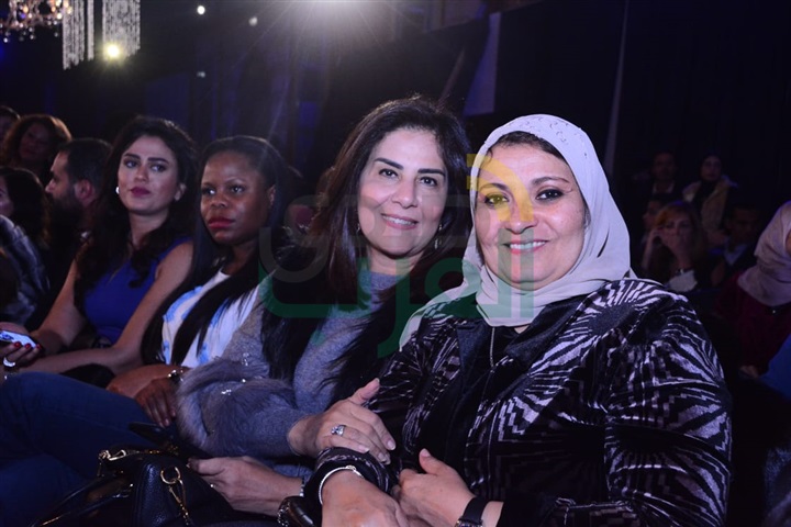 بالصور.. نيكول سابا تتألق بفستان زفاف بـ200 مليون جنيه في ختام ديفيليه هاني البحيري بالصور.. نيكول سابا تتألق بفستان زفاف بـ200 مليون جنيه في ختام ديفيليه هاني البحيري
