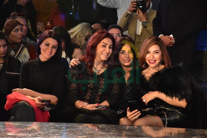 بالصور.. نيكول سابا تتألق بفستان زفاف بـ200 مليون جنيه في ختام ديفيليه هاني البحيري بالصور.. نيكول سابا تتألق بفستان زفاف بـ200 مليون جنيه في ختام ديفيليه هاني البحيري