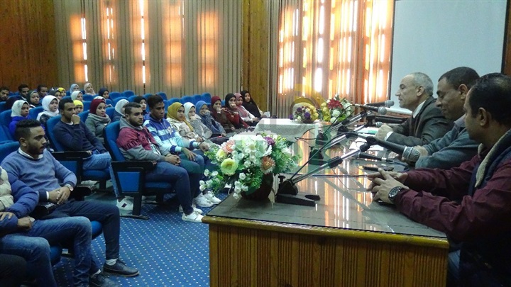 ندوة عن "مباشرة الحقوق السياسية" ضمن دورات "التنمية السياسية بجامعة المنيا" ندوة عن "مباشرة الحقوق السياسية" ضمن دورات "التنمية السياسية بجامعة المنيا"