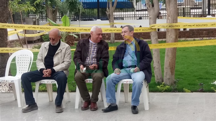 جنازة محمود القلعاوي بمسجد عمر بن عبدالعزيز وغياب تام لنجوم الفن جنازة محمود القلعاوي بمسجد عمر بن عبدالعزيز وغياب تام لنجوم الفن