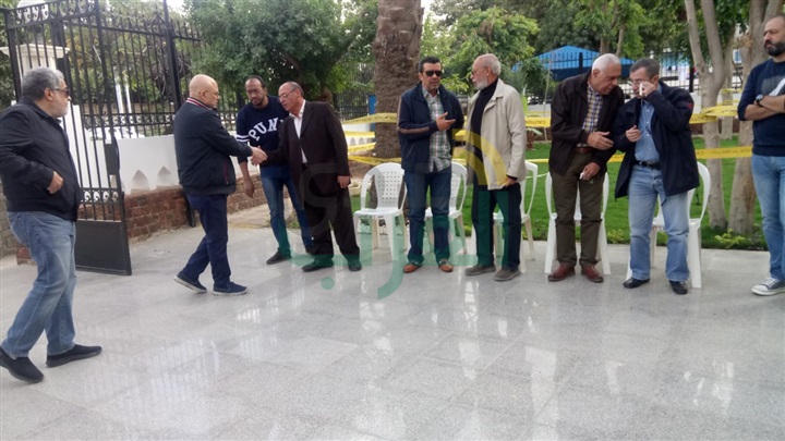 جنازة محمود القلعاوي بمسجد عمر بن عبدالعزيز وغياب تام لنجوم الفن جنازة محمود القلعاوي بمسجد عمر بن عبدالعزيز وغياب تام لنجوم الفن