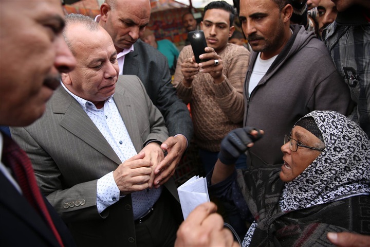 بالصور.. محافظ كفر الشيخ يطمئن علي أسعار الخضروات في بيلا بالصور.. محافظ كفر الشيخ يطمئن علي أسعار الخضروات في بيلا