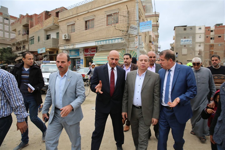 بالصور.. محافظ كفر الشيخ يطمئن علي أسعار الخضروات في بيلا بالصور.. محافظ كفر الشيخ يطمئن علي أسعار الخضروات في بيلا