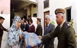 مدير أمن كفر الشيخ يوزع بطاطين على غير القادرين