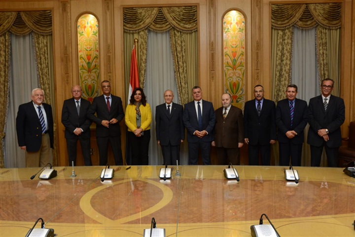 "العصار" ومحافظ دمياط يشهدان توقيع بروتوكول لإنشاء مدينة متكاملة للأثاث "العصار" ومحافظ دمياط يشهدان توقيع بروتوكول لإنشاء مدينة متكاملة للأثاث