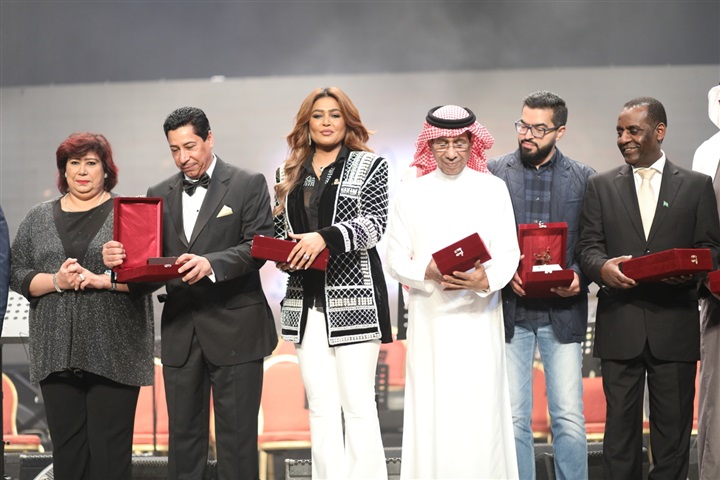 بالصور.. تكريم وعد وطلال مداح وأصالة تتالق بحفل أفتتاح مهرجان الموسيقي للاغنية بالصور.. تكريم وعد وطلال مداح وأصالة تتالق بحفل أفتتاح مهرجان الموسيقي للاغنية