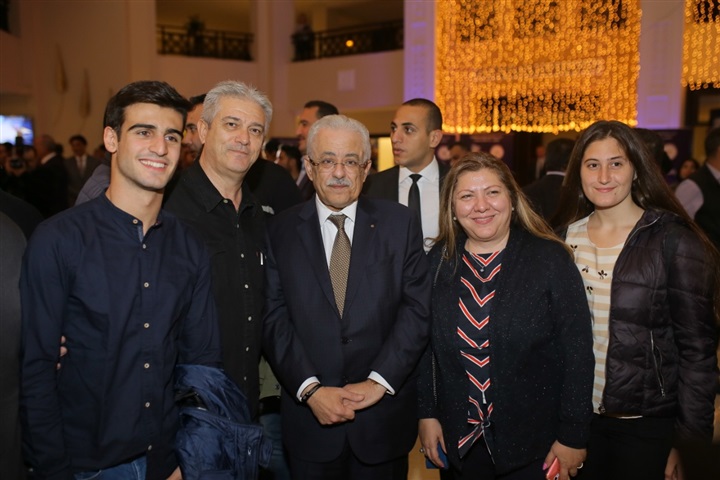 بالصور.. وزيرا الهجرة والتعليم ومحافظ البحر الأحمر يستقبلون علماء وضيوف مؤتمر "مصر تستطيع - بالتعليم"   