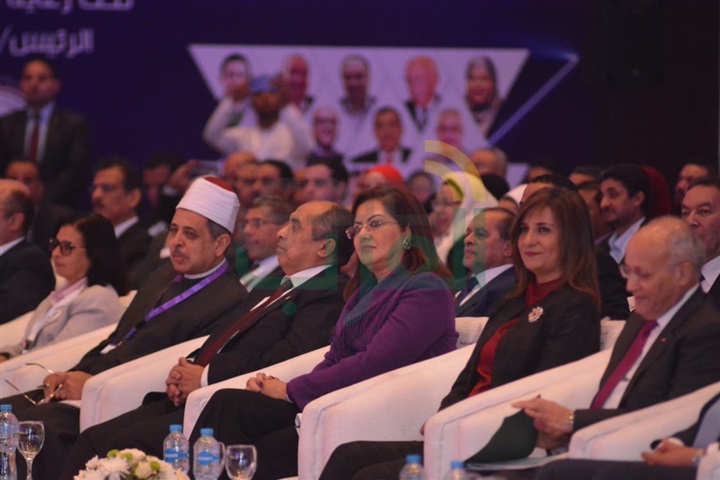 بالصور.. الوزراء يفتتحون فعاليات مؤتمر "مصر تستطيع بالتعليم" بحضور 28 عالما ومشاهير الإعلام بالصور.. الوزراء يفتتحون فعاليات مؤتمر "مصر تستطيع بالتعليم" بحضور 28 عالما ومشاهير الإعلام