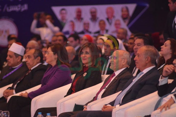 بالصور.. الوزراء يفتتحون فعاليات مؤتمر "مصر تستطيع بالتعليم" بحضور 28 عالما ومشاهير الإعلام بالصور.. الوزراء يفتتحون فعاليات مؤتمر "مصر تستطيع بالتعليم" بحضور 28 عالما ومشاهير الإعلام