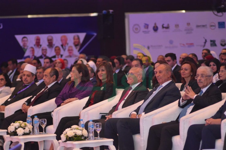 بالصور.. الوزراء يفتتحون فعاليات مؤتمر "مصر تستطيع بالتعليم" بحضور 28 عالما ومشاهير الإعلام بالصور.. الوزراء يفتتحون فعاليات مؤتمر "مصر تستطيع بالتعليم" بحضور 28 عالما ومشاهير الإعلام
