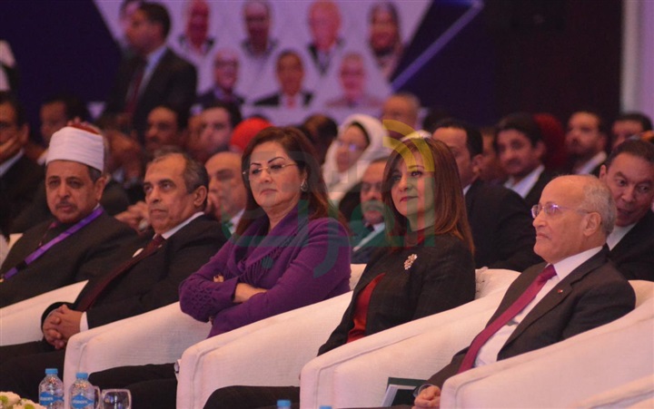 بالصور.. الوزراء يفتتحون فعاليات مؤتمر "مصر تستطيع بالتعليم" بحضور 28 عالما ومشاهير الإعلام بالصور.. الوزراء يفتتحون فعاليات مؤتمر "مصر تستطيع بالتعليم" بحضور 28 عالما ومشاهير الإعلام