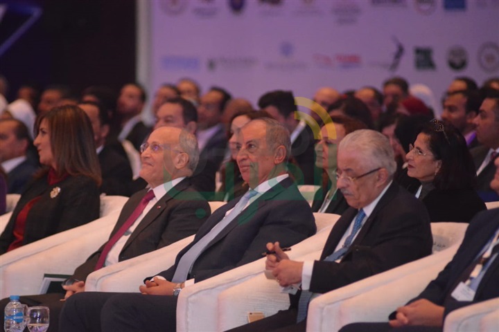 بالصور.. الوزراء يفتتحون فعاليات مؤتمر "مصر تستطيع بالتعليم" بحضور 28 عالما ومشاهير الإعلام بالصور.. الوزراء يفتتحون فعاليات مؤتمر "مصر تستطيع بالتعليم" بحضور 28 عالما ومشاهير الإعلام