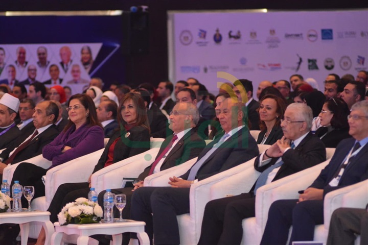 بالصور.. الوزراء يفتتحون فعاليات مؤتمر "مصر تستطيع بالتعليم" بحضور 28 عالما ومشاهير الإعلام بالصور.. الوزراء يفتتحون فعاليات مؤتمر "مصر تستطيع بالتعليم" بحضور 28 عالما ومشاهير الإعلام