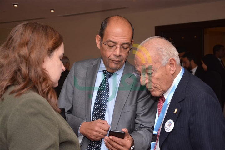 بالصور.. الوزراء يفتتحون فعاليات مؤتمر "مصر تستطيع بالتعليم" بحضور 28 عالما ومشاهير الإعلام بالصور.. الوزراء يفتتحون فعاليات مؤتمر "مصر تستطيع بالتعليم" بحضور 28 عالما ومشاهير الإعلام