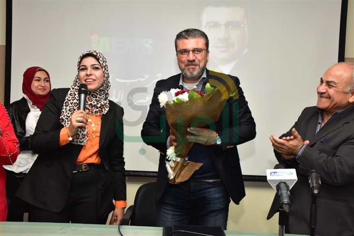 طلاب الإكاديمية الدولية لعلوم الإعلام يختارون الإعلامى عمرو الليثى أفضل مذيع خلال عام 2018 طلاب الإكاديمية الدولية لعلوم الإعلام يختارون الإعلامى عمرو الليثى أفضل مذيع خلال عام 2018