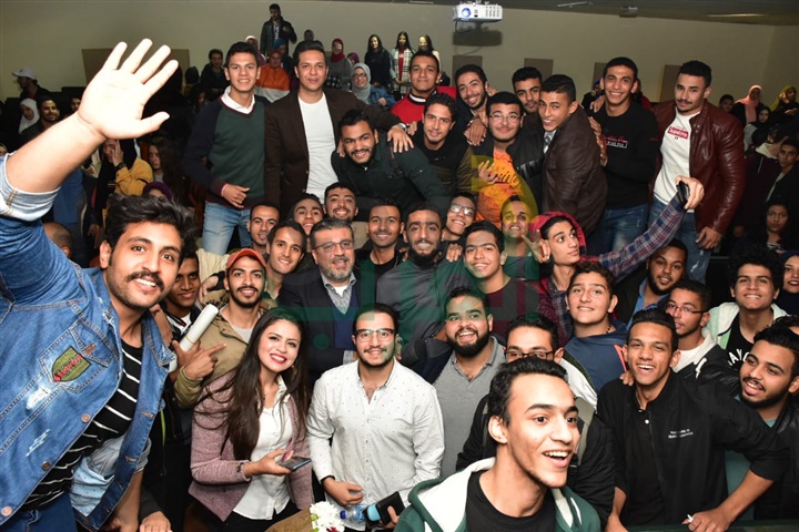 طلاب الإكاديمية الدولية لعلوم الإعلام يختارون الإعلامى عمرو الليثى أفضل مذيع خلال عام 2018 
