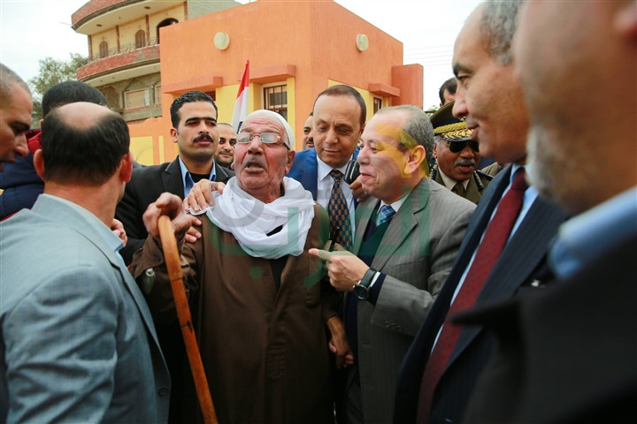 بالصور.. محافظ كفر الشيخ يوجه بتحسين النظافة في الزعفران 