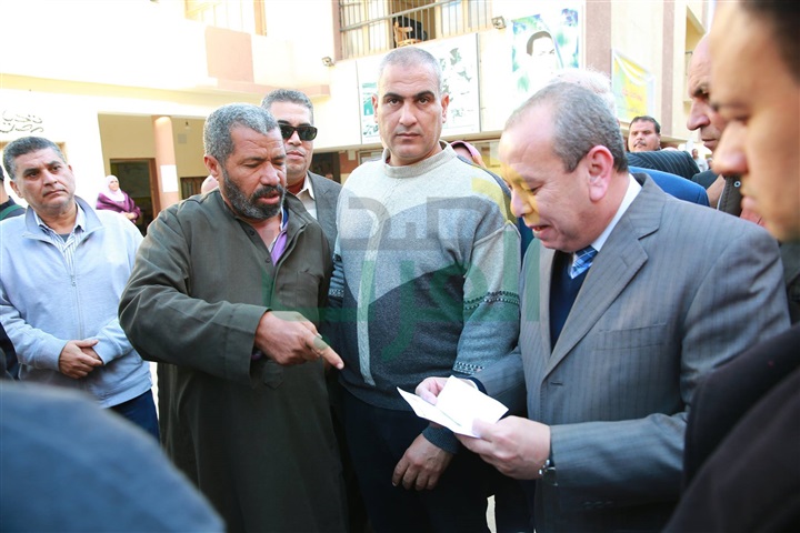 بالصور.. محافظ كفر الشيخ يوجه بتحسين النظافة في الزعفران 