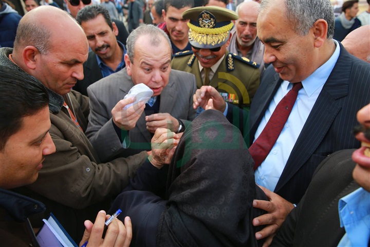 بالصور.. محافظ كفر الشيخ يوجه بتحسين النظافة في الزعفران 