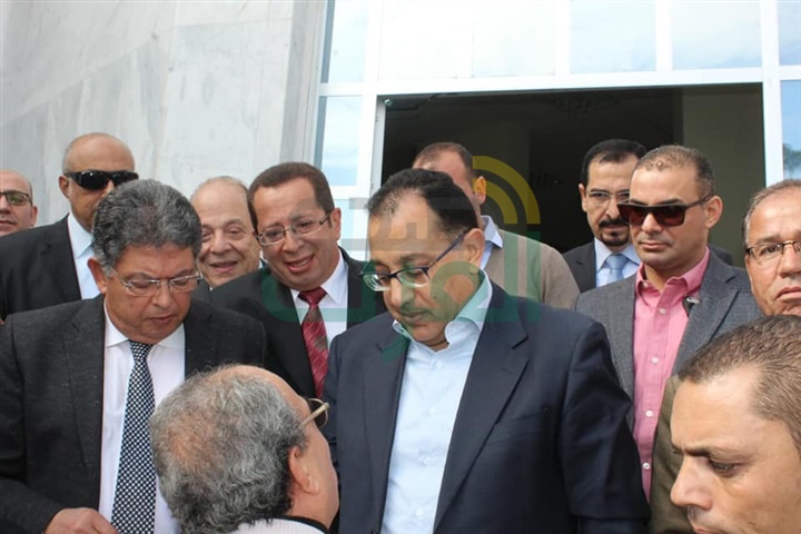 رئيس الوزراء يلتقى برجال الأعمال والصناعة بمدينة العاشر من رمضان رئيس الوزراء يلتقى برجال الأعمال والصناعة بمدينة العاشر من رمضان