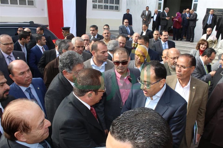 رئيس الوزراء يلتقى برجال الأعمال والصناعة بمدينة العاشر من رمضان رئيس الوزراء يلتقى برجال الأعمال والصناعة بمدينة العاشر من رمضان