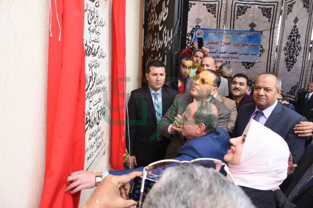 محافظ الشرقية وشركة القناة لتوزيع الكهرباء يفتتحان لوحة توزيع كهرباء الغشام وقصاصين الأزهار  