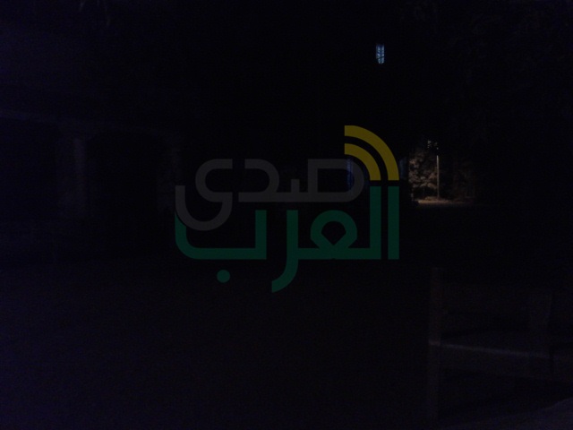 أهالي "الخضيرات" بنجع حمادي يشترون لمبات علي نفقتهم لأعمدة إنارة الشوارع بسبب طناش المجلس القروي