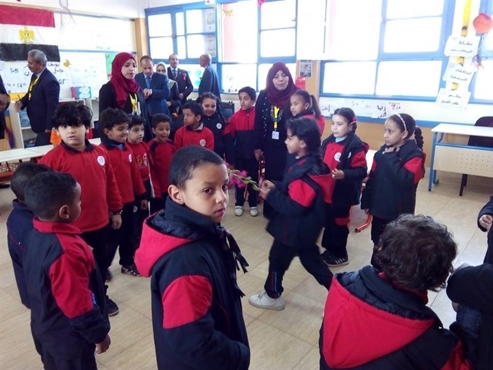 بالصور.. وكيل وزارة التعليم والقيادات العلمية والتنفيذية والشعبية يتفقدون المدرسة اليابانية بقنا 
