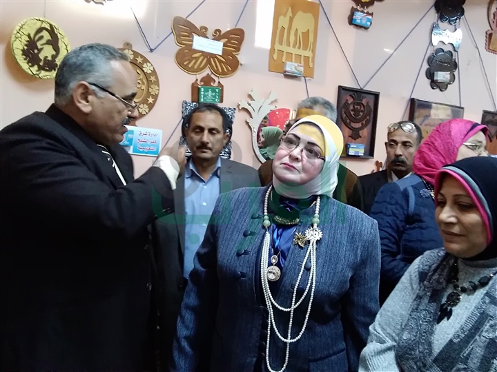 بالصور..لوحات "مبادرات الرئيس السيسي" و"محمد صلاح" تتصدر معرض النتائج لطلاب كفر الشيخ