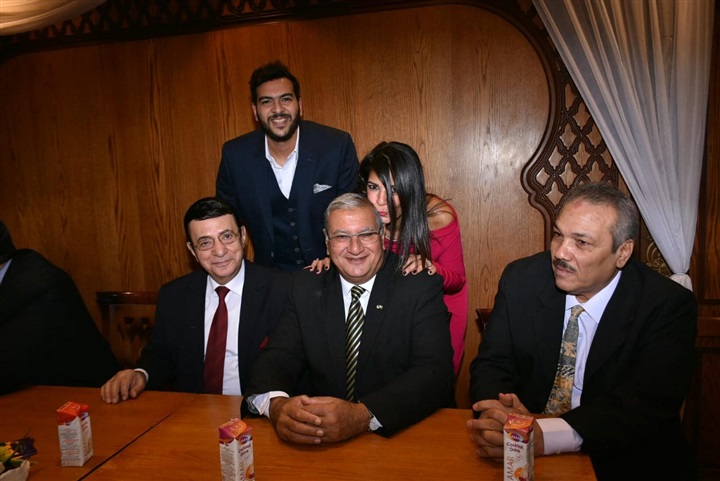 بالصور.. نادية مصطفى وأركان فؤاد يحتفلان بعقد قران نجلتهما "فيروز" بحضور هاني شاكر بالصور.. نادية مصطفى وأركان فؤاد يحتفلان بعقد قران نجلتهما "فيروز" بحضور هاني شاكر