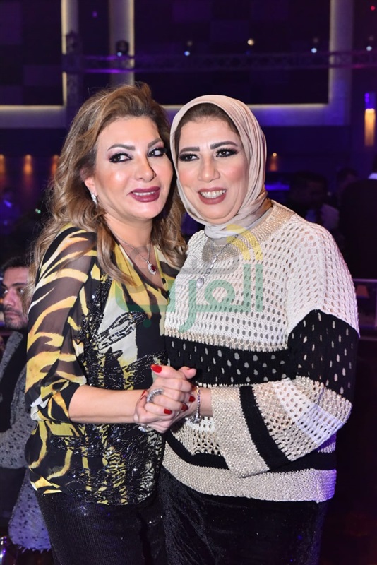 بالصور.. هيفاء وهبي تشعل "كريسماس"الإسكندرية بأغاني "حوا" وسط أجواء عالمية بالصور.. هيفاء وهبي تشعل "كريسماس"الإسكندرية بأغاني "حوا" وسط أجواء عالمية