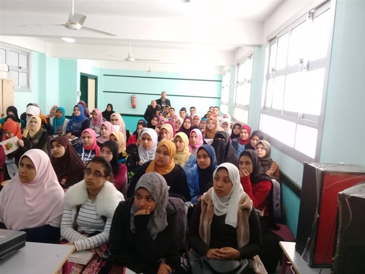 نجاح المحاضرات المجانية في العلوم للثانوية العامة بكفر الشيخ