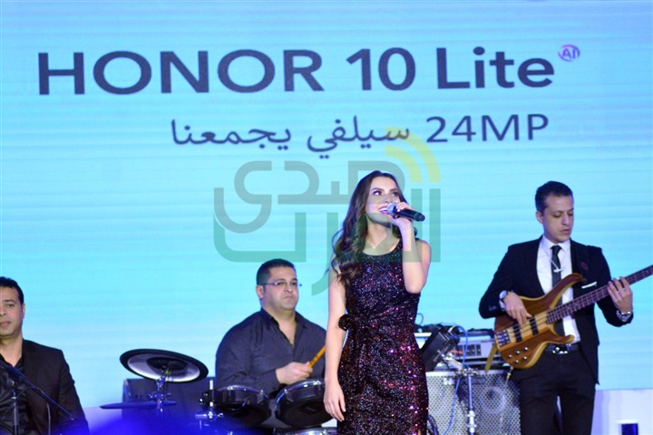 بالصور .. كارمن سليمان تتألق في حفل أطلاق" "honor 10 lite بحضور نجوم الفن والمشاهير بالصور .. كارمن سليمان تتألق في حفل أطلاق" "honor 10 lite بحضور نجوم الفن والمشاهير