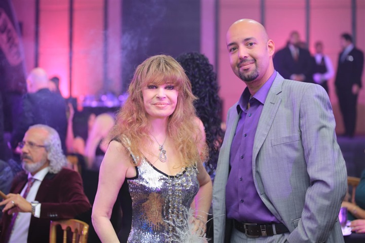 بالصور.. العسيلي والشو الروسي وأميرة يسري يشعلون أولى فقرات الكريسماس بمصر الجديدة بالصور.. العسيلي والشو الروسي وأميرة يسري يشعلون أولى فقرات الكريسماس بمصر الجديدة
