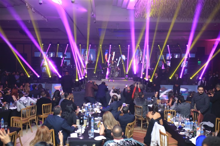 بالصور.. هيفاء وهبي تتألق بـ"كريسماس"عالمي في مصر الجديدة بالصور.. هيفاء وهبي تتألق بـ"كريسماس"عالمي في مصر الجديدة