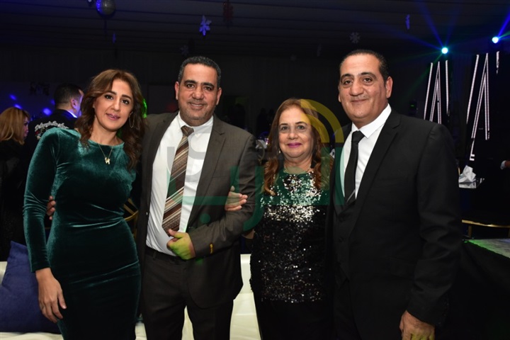 بالصور .. حجاج وليندا وعزمي يشعلون الكريسماس بالمطار بالصور .. حجاج وليندا وعزمي يشعلون الكريسماس بالمطار