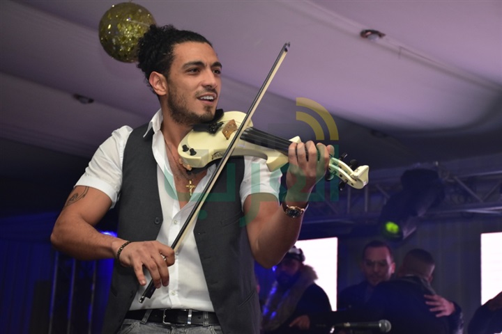 بالصور .. حجاج وليندا وعزمي يشعلون الكريسماس بالمطار بالصور .. حجاج وليندا وعزمي يشعلون الكريسماس بالمطار