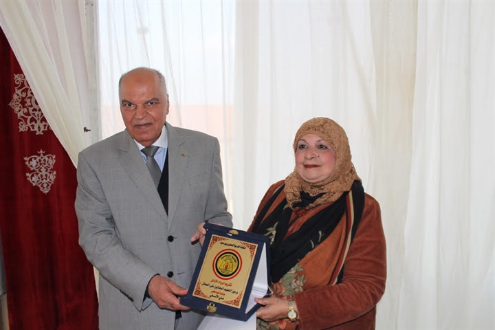 محافظ بورسعيد: تعلمت على أيديكم سمفونيات تعليمية مختلفة شكلت شخصيتي