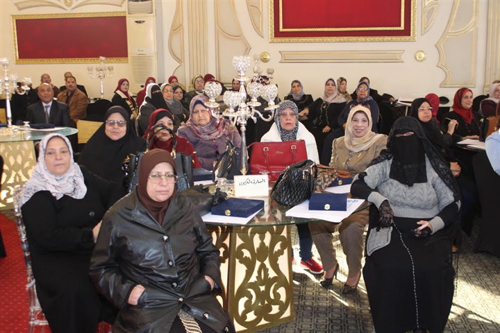 محافظ بورسعيد: تعلمت على أيديكم سمفونيات تعليمية مختلفة شكلت شخصيتي