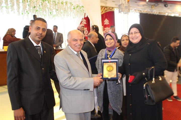 محافظ بورسعيد: تعلمت على أيديكم سمفونيات تعليمية مختلفة شكلت شخصيتي