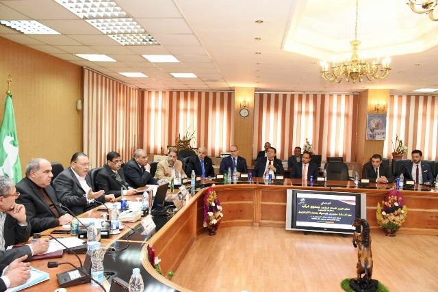 محافظ الشرقية يعقد إجتماعاً مع مديري البنوك لبحث أوجه التعاون في تطوير وتجميل المحافظة