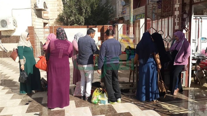 قوافل غذائية لمحاربة الغلاء في قري الحامول
