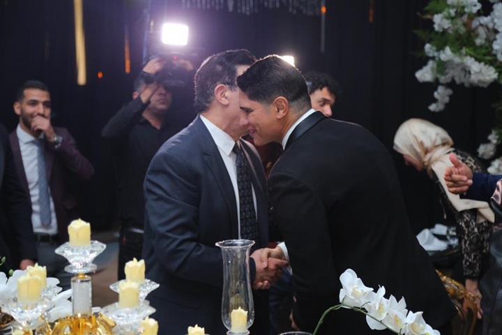 بالصور.. حماقي يشعل زفاف "تريزيجيه" وسط نجوم الفن والرياضة والمشاهير بالصور.. حماقي يشعل زفاف "تريزيجيه" وسط نجوم الفن والرياضة والمشاهير