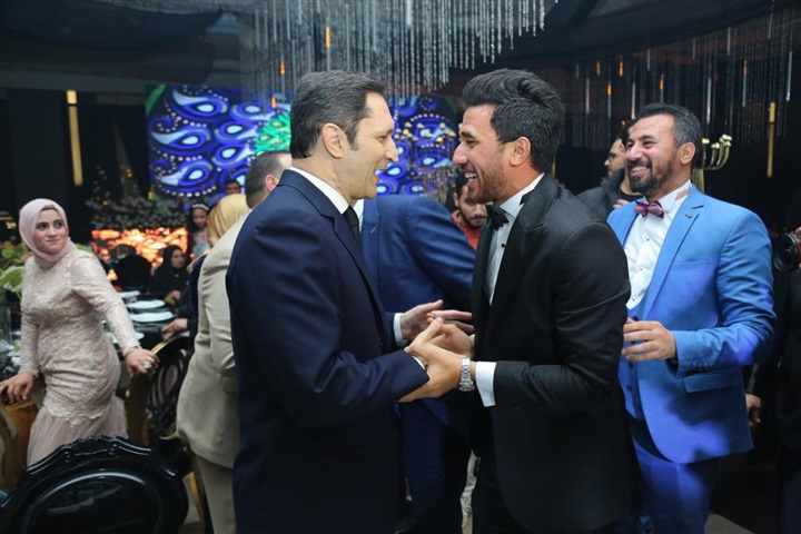 بالصور.. حماقي يشعل زفاف "تريزيجيه" وسط نجوم الفن والرياضة والمشاهير بالصور.. حماقي يشعل زفاف "تريزيجيه" وسط نجوم الفن والرياضة والمشاهير